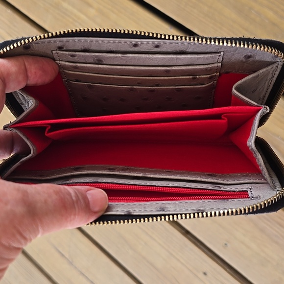 Dooney & Bourke NWO Tags Gray Textured Wristlet 7.25x4.75 - Picture 6 of 16